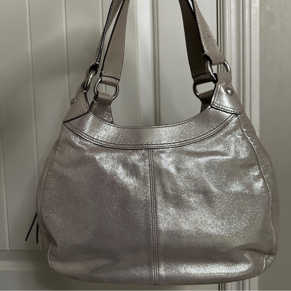 Authentic Coach Bag in Metallic Gold - Picture 6 of 15